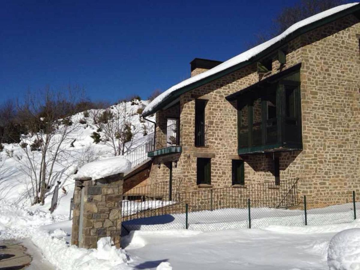 Apartamento ático-dúplex en Casa Rural Fundanal en Hoz de Jaca Exterior foto