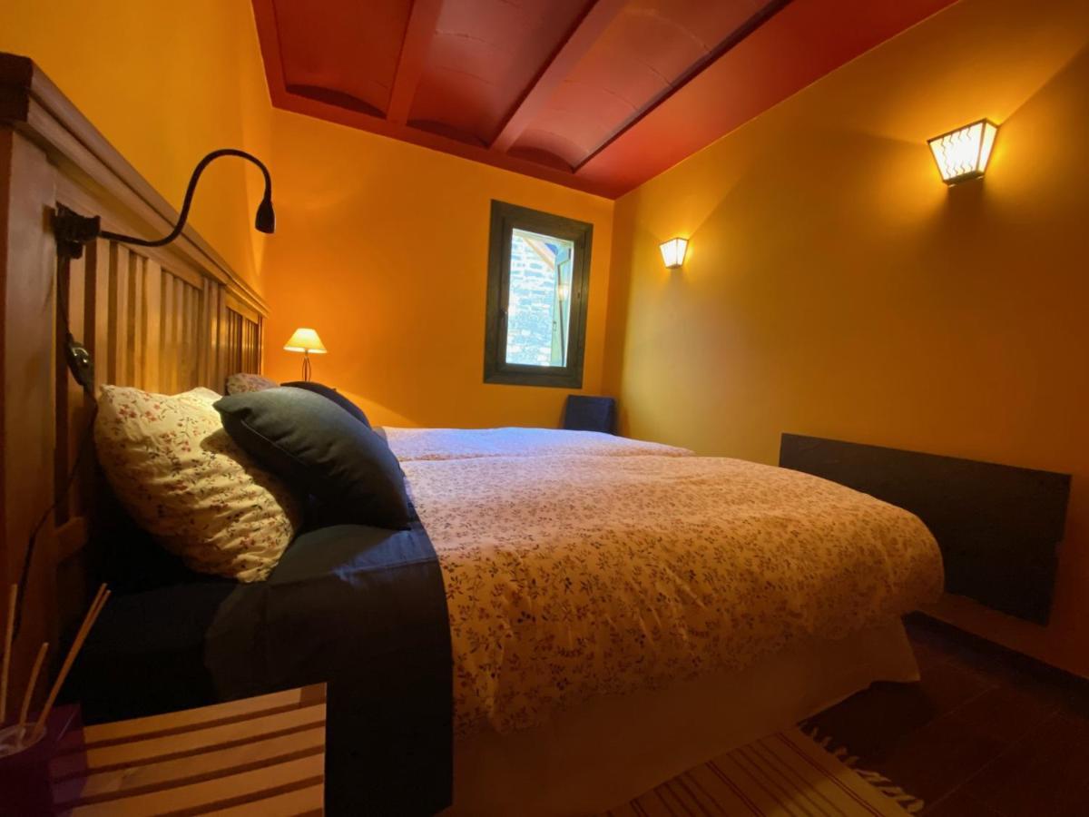 Apartamento ático-dúplex en Casa Rural Fundanal en Hoz de Jaca Exterior foto