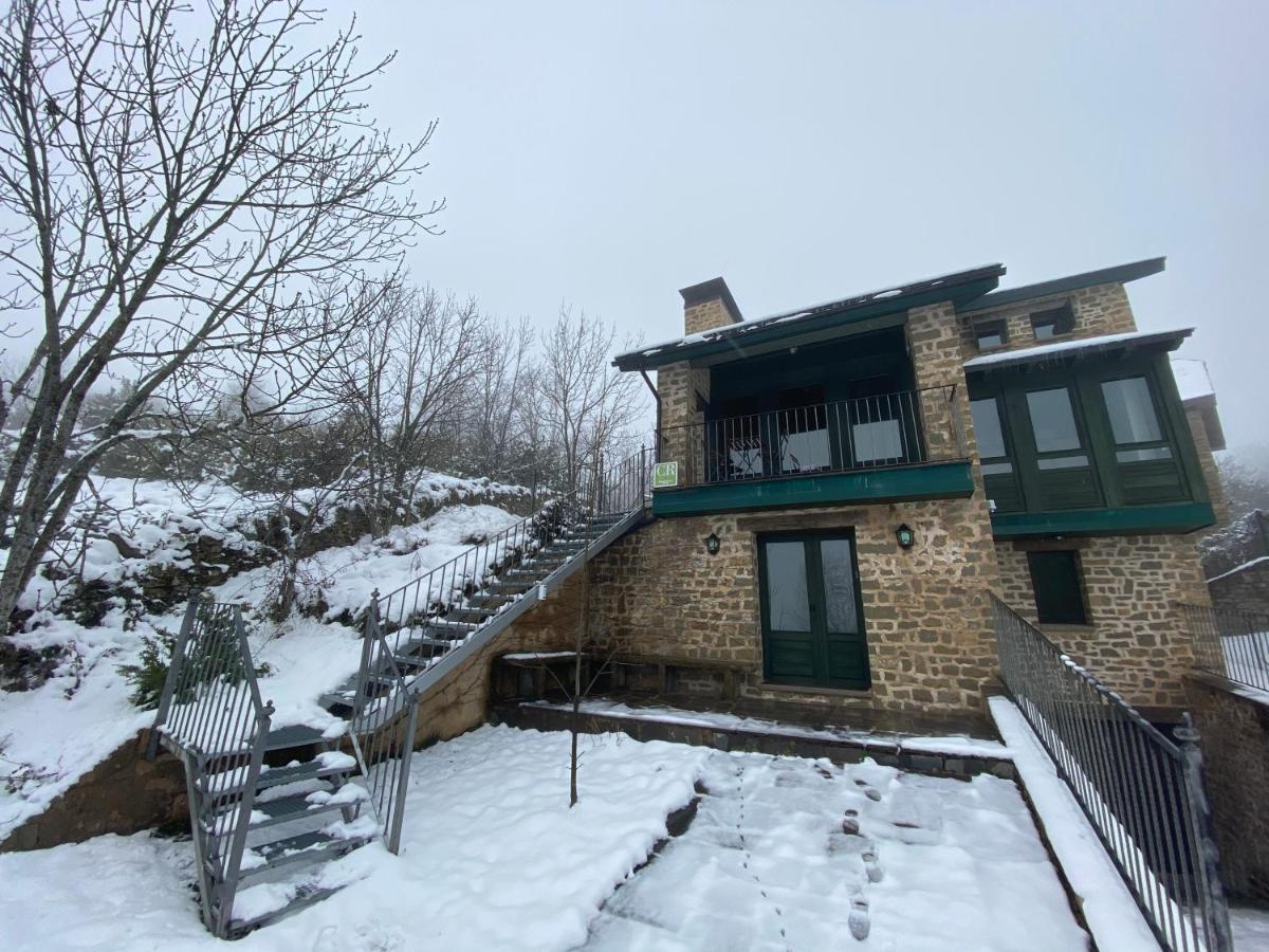 Apartamento ático-dúplex en Casa Rural Fundanal en Hoz de Jaca Exterior foto