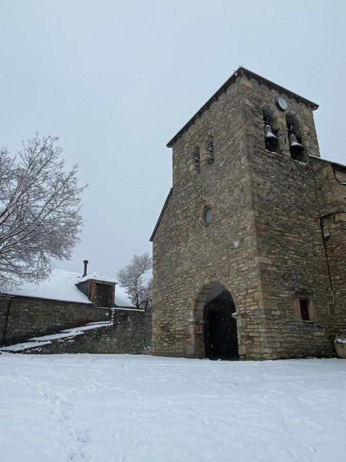 Apartamento ático-dúplex en Casa Rural Fundanal en Hoz de Jaca Exterior foto